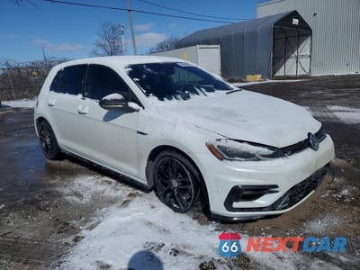 Czwarte zdjęcie samochodu z boku: 2019 VOLKSWAGEN GOLF R VIN:WVWVA7AU3KW217510 - miniatura