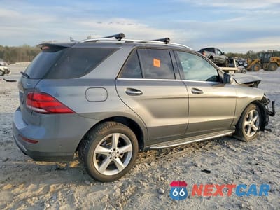 Trzecie zdjęcie samochodu z tyłu: 2017 MERCEDES-BENZ GLE 350 4MATIC VIN:4JGDA5HB2HA882789 - miniatura