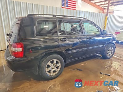 Trzecie zdjęcie samochodu z tyłu: 2004 TOYOTA HIGHLANDER BASE VIN:JTEEP21A940011729 - miniatura