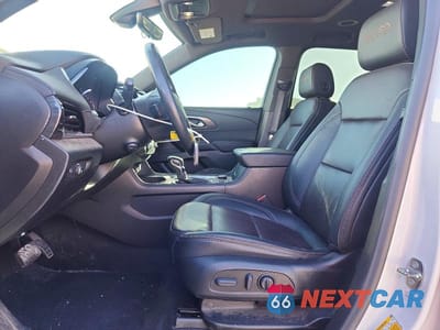 Zdjęcie 7 z 13 samochodu: 2022 CHEVROLET TRAVERSE HIGH COUNTRY VIN:1GNEVNKW2NJ180984 - miniatura