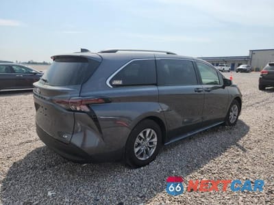 Trzecie zdjęcie samochodu z tyłu: 2025 TOYOTA SIENNA LE 8-PASSENGER VIN:5TDKSKFC8SS222494 - miniatura