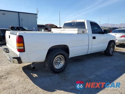 Trzecie zdjęcie samochodu z tyłu: 2002 CHEVROLET SILVERADO C1500 VIN:1GCEC14W02Z172884 - miniatura