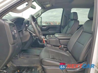 Zdjęcie 7 z 13 samochodu: 2021 CHEVROLET SILVERADO C3500 VIN:1GC4WRE74MF135088 - miniatura