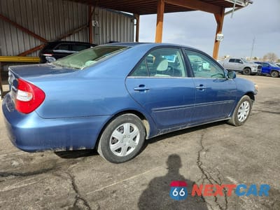 Trzecie zdjęcie samochodu z tyłu: 2004 TOYOTA CAMRY LE VIN:4T1BE32K64U789856 - miniatura