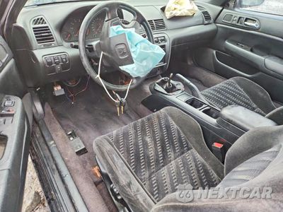 Zdjęcie 8 z 13 samochodu: 2000 HONDA PRELUDE VIN:JHMBB6142YC000775 - miniatura