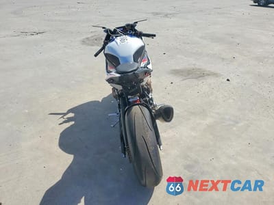 Czwarte zdjęcie samochodu z boku: 2022 BMW S 1000 RR VIN:WB10E2304N6F48189 - miniatura