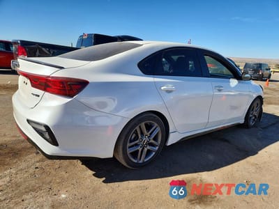 Trzecie zdjęcie samochodu z tyłu: 2021 KIA FORTE GT-LINE VIN:3KPF34AD2ME339852 - miniatura