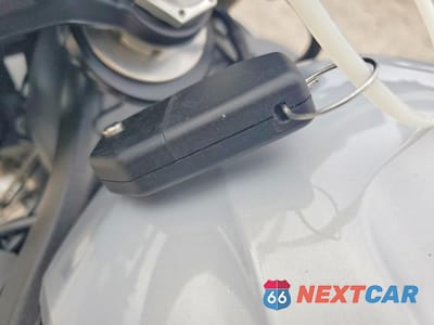 Zdjęcie 8 z 9 samochodu: 2022 BMW S 1000 R VIN:WB10E530XN6E36692 - miniatura