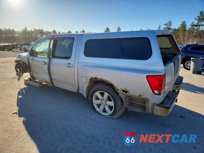 Drugie zdjęcie samochodu z przodu: 2011 NISSAN TITAN SV VIN:1N6AA0EC2BN303207 - miniatura