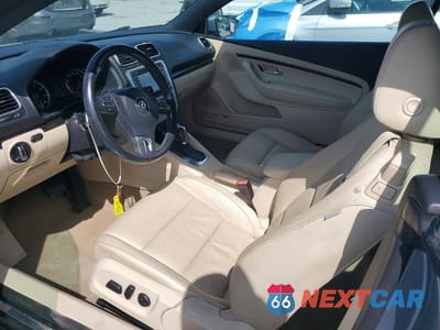 Zdjęcie 8 z 12 samochodu: 2014 VOLKSWAGEN EOS LUX VIN:WVWFW8AH3EV003609 - miniatura