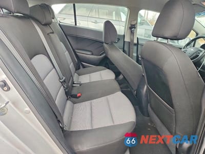 Zdjęcie 10 z 12 samochodu: 2016 KIA FORTE5 LX VIN:KNAFK5A86G5621579 - miniatura