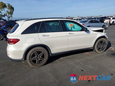 Trzecie zdjęcie samochodu z tyłu: 2021 MERCEDES-BENZ GLC 300 4MATIC VIN:W1N0G8EB2MF867657 - miniatura