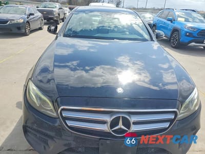 Piąte zdjęcie samochodu w środku: 2017 MERCEDES-BENZ E 300 VIN:WDDZF4JB0HA160498 - miniatura