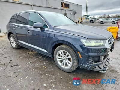 Czwarte zdjęcie samochodu z boku: 2017 AUDI Q7 PREMIUM PLUS VIN:WA1LAAF76HD026153 - miniatura