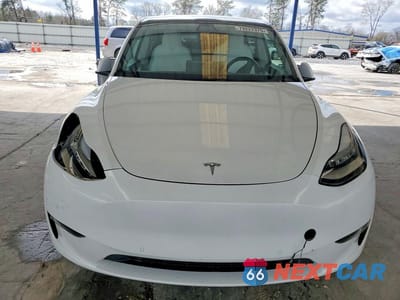 Piąte zdjęcie samochodu w środku: 2021 TESLA MODEL Y VIN:5YJYGDEE9MF130554 - miniatura