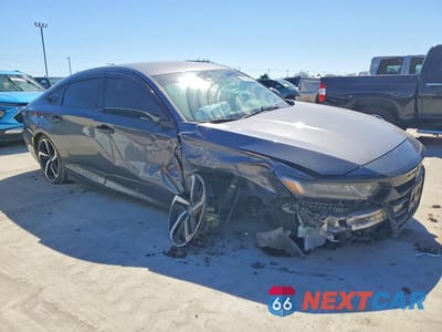 Czwarte zdjęcie samochodu z boku: 2018 HONDA ACCORD SPORT VIN:1HGCV1F35JA163200 - miniatura