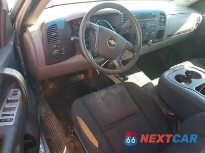 Zdjęcie 8 z 11 samochodu: 2011 CHEVROLET SILVERADO K1500 LS VIN:1GCRKREA4BZ223647 - miniatura