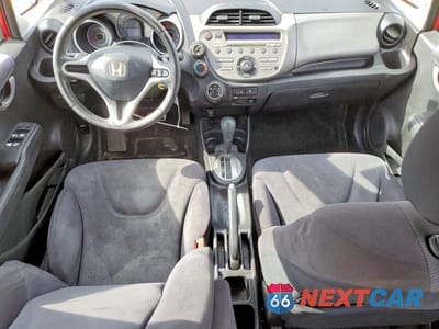 Zdjęcie 8 z 12 samochodu: 2010 HONDA FIT SPORT VIN:JHMGE8H4XAC040106 - miniatura