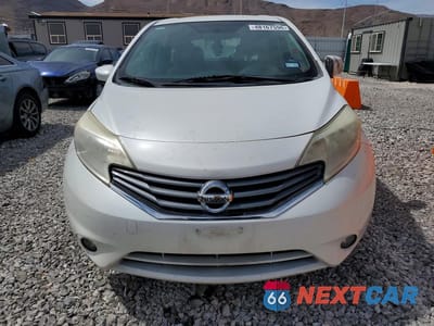 Piąte zdjęcie samochodu w środku: 2016 NISSAN VERSA NOTE SV VIN:3N1CE2CP8GL385956 - miniatura