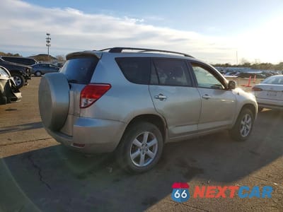 Trzecie zdjęcie samochodu z tyłu: 2008 TOYOTA RAV4 VIN:JTMBD31V786056986 - miniatura