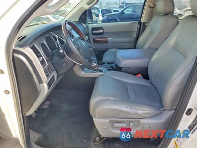 Zdjęcie 7 z 14 samochodu: 2013 TOYOTA SEQUOIA PLATINUM VIN:5TDDY5G16DS074466 - miniatura