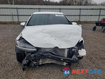 Piąte zdjęcie samochodu w środku: 2018 VOLKSWAGEN GTI S VIN:3VW547AU4JM292462 - miniatura