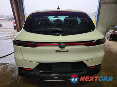 Zdjęcie 6 z 12 samochodu: 2024 ALFA ROMEO TONALE TI VIN:ZASPATCW8R3047984 - miniatura