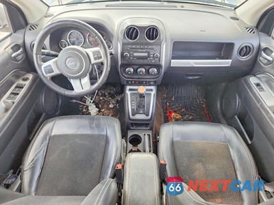 Zdjęcie 8 z 13 samochodu: 2016 JEEP COMPASS LATITUDE VIN:1C4NJCEA8GD620006 - miniatura