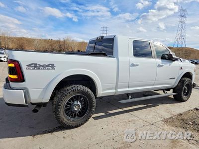 Trzecie zdjęcie samochodu z tyłu: 2021 RAM 2500 LIMITED VIN:3C6UR5TL0MG639191 - miniatura