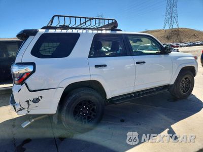Trzecie zdjęcie samochodu z tyłu: 2021 TOYOTA 4RUNNER VENTURE EDITION VIN:JTEHU5JR0M5965575 - miniatura