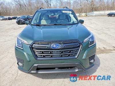 Piąte zdjęcie samochodu w środku: 2022 SUBARU FORESTER PREMIUM VIN:JF2SKAEC4NH520191 - miniatura