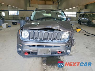 Piąte zdjęcie samochodu w środku: 2016 JEEP RENEGADE TRAILHAWK VIN:ZACCJBCT7GPC81780 - miniatura