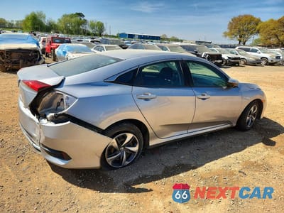 Trzecie zdjęcie samochodu z tyłu: 2021 HONDA CIVIC LX VIN:2HGFC2F63MH526957 - miniatura