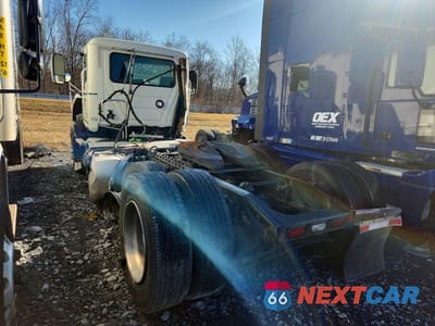 Trzecie zdjęcie samochodu z tyłu: 2016 MACK CXU613 SEMI TRUCK VIN:1M1AW07Y6GM060754 - miniatura
