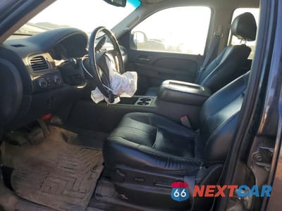 Zdjęcie 7 z 12 samochodu: 2011 CHEVROLET TAHOE K1500 LT VIN:1GNSKBE06BR168772 - miniatura