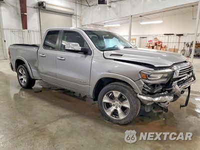 Czwarte zdjęcie samochodu z boku: 2020 RAM 1500 LARAMIE VIN:1C6SRFDTXLN220184 - miniatura