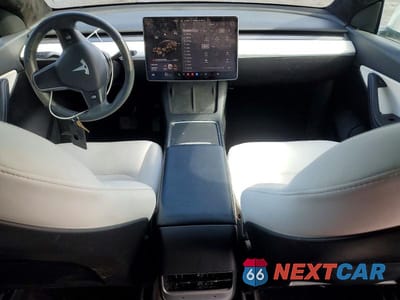 Zdjęcie 8 z 12 samochodu: 2022 TESLA MODEL Y VIN:7SAYGDEE6NF373730 - miniatura