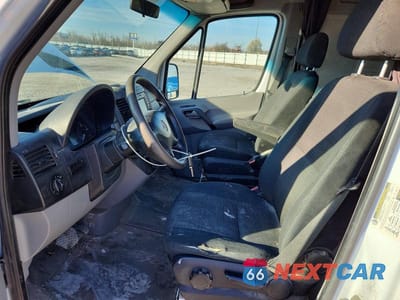 Zdjęcie 7 z 12 samochodu: 2014 MERCEDES BENZ SPRINTER 2500 VIN:WD3PE7DC3E5921517 - miniatura