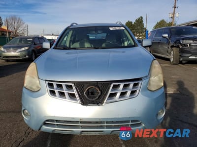 Piąte zdjęcie samochodu w środku: 2013 NISSAN ROGUE S VIN:JN8AS5MV1DW104022 - miniatura