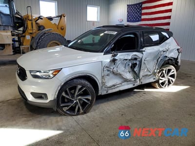 2019 VOLVO XC40 T5 R-DESIGN YV4162UM5K2057519 - główne zdjęcie licytacji z USA - miniatura