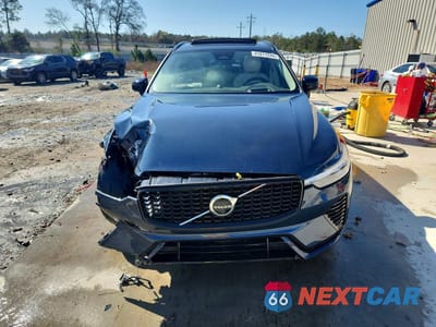 Piąte zdjęcie samochodu w środku: 2023 VOLVO XC60 ULTIMATE VIN:YV4L12DX1P1311726 - miniatura