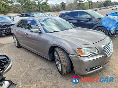 Czwarte zdjęcie samochodu z boku: 2014 CHRYSLER 300C VIN:2C3CCAEGXEH222312 - miniatura