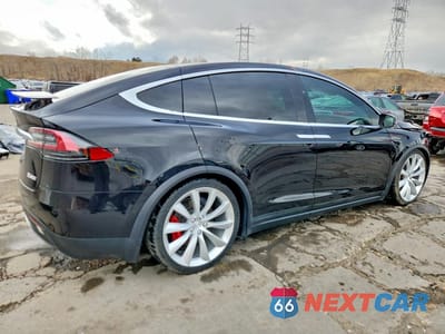 Trzecie zdjęcie samochodu z tyłu: 2017 TESLA MODEL X VIN:5YJXCBE40HF051766 - miniatura