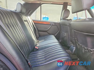 Zdjęcie 10 z 12 samochodu: 1993 MERCEDES-BENZ 300 E 2.8 VIN:WDBEA28E4PB858079 - miniatura