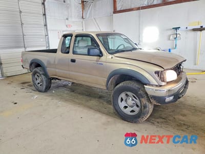 Czwarte zdjęcie samochodu z boku: 2002 TOYOTA TACOMA BASE VIN:5TEWM72N92Z010173 - miniatura