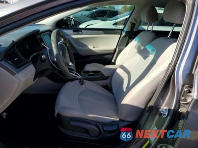Zdjęcie 7 z 12 samochodu: 2019 HYUNDAI SONATA SE VIN:5NPE24AFXKH741224 - miniatura
