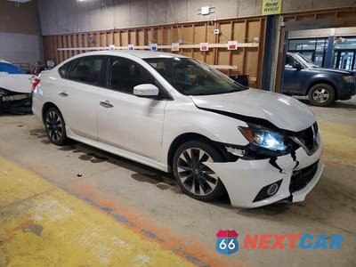 Czwarte zdjęcie samochodu z boku: 2016 NISSAN SENTRA SR VIN:3N1AB7AP2GY257215 - miniatura