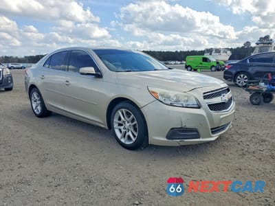 Czwarte zdjęcie samochodu z boku: 2013 CHEVROLET MALIBU 1LT VIN:1G11C5SA6DF352364 - miniatura
