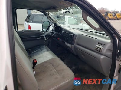 Zdjęcie 8 z 11 samochodu: 2006 FORD F350 SRW SUPER DUTY VIN:1FDWX35P96EA33633 - miniatura