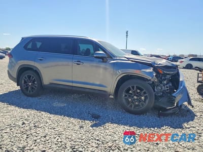 Czwarte zdjęcie samochodu z boku: 2025 TOYOTA GRAND HIGHLANDER PLATINUM VIN:5TDAAAB51SS092235 - miniatura